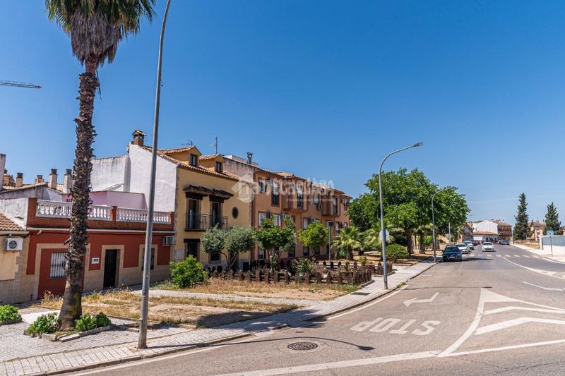 Foto 080d9688-925b-4fd0-ae1e-e5505d2e03fb. Casa aparellada a Arrayanes Linares