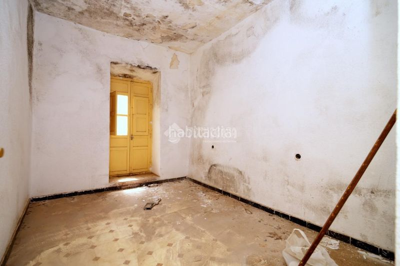 Foto 23d275b4-2c44-4c20-a611-7639d5769db4. Casa pareada casa en venta en Centro ciudad Linares