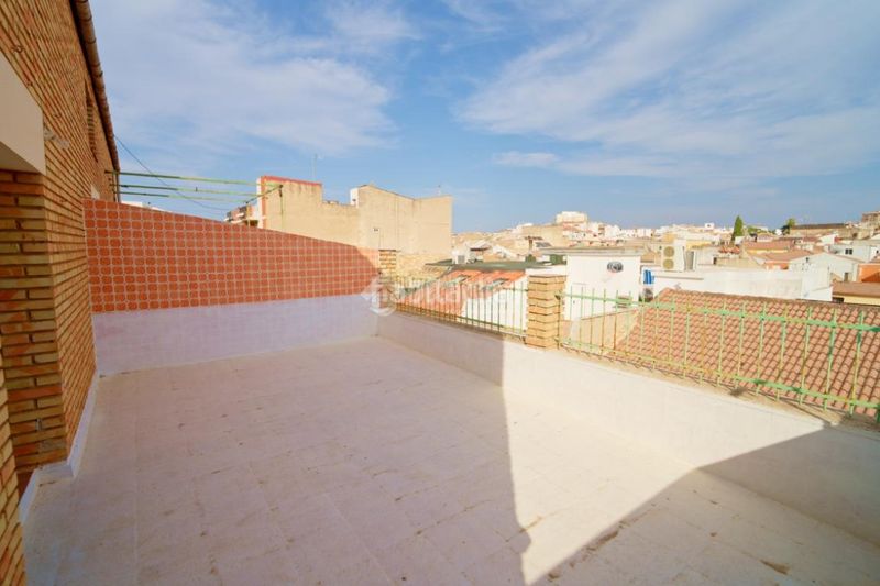 Foto bcf406a5-e28b-4cad-beaf-8ac560e3cb23. Pis a Centro ciudad Linares