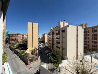 Pis en Avda de Madrid - P� de la Estaci�n. Piso en venta en ja�n