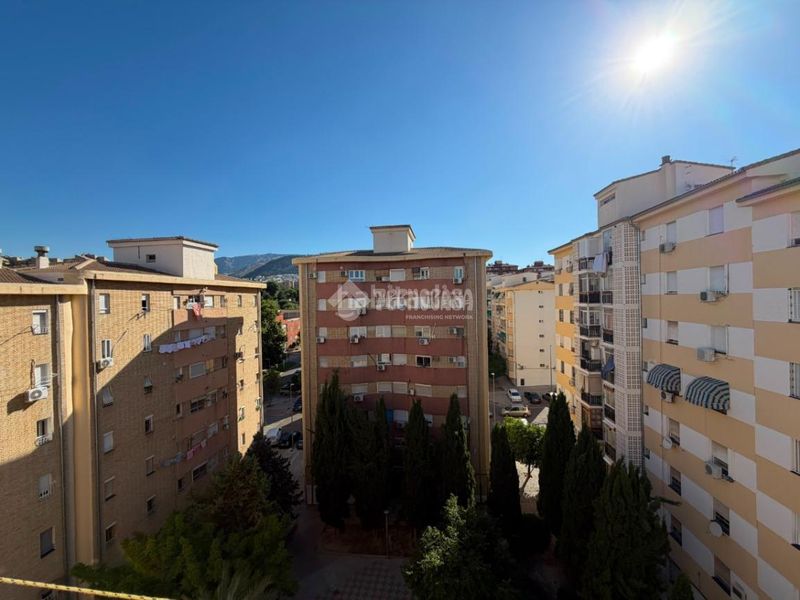 Foto 41ec2aad-080b-41fe-9c4e-147657060858. Pis a El Valle - Universidad Jaén