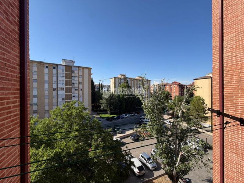 Foto b97bec4d-f9fb-4085-a93e-1a51e4e86a7e. Pis a El Valle - Universidad Jaén
