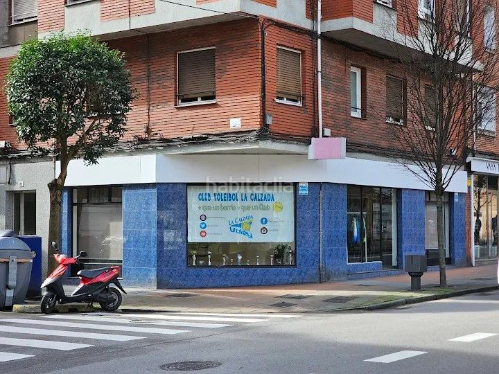 Foto ef6123c5-e92e-4e2f-aae9-4c2c76e99b4e. Local comercial a La Calzada Gijón