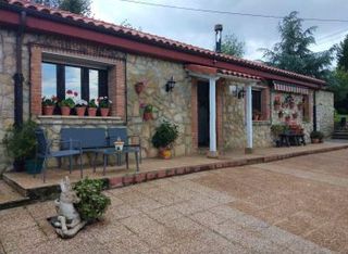 Chalet  Aldea carbayo. Inmueble de banco