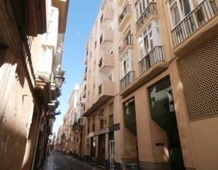 Pis  Calle cánovas del castillo. Inmueble de banco