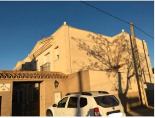Casa adossada  Calle guadalete. Inmueble de banco