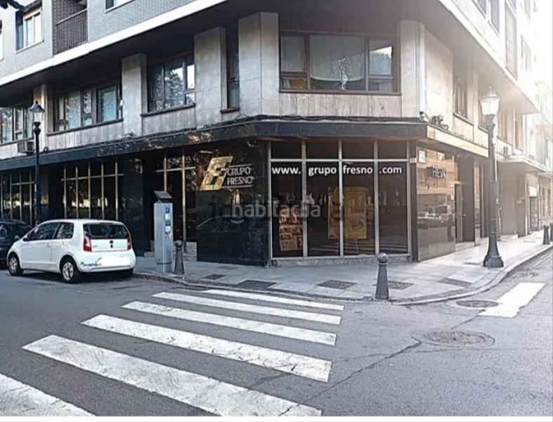Foto 490e7522-a5d3-45a3-bc90-972afcabb209. Rent business premise in Centro Gijón
