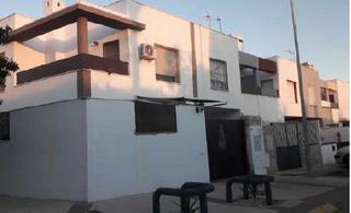 Casa adossada  Calle despeñaperros. Inmueble de banco