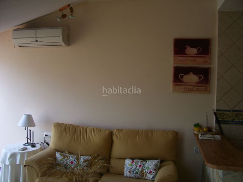 Foto ed99a53b-d2ee-4110-9849-0ff4b02895f9. Àtic amb xemeneia calefacció a Benaocaz