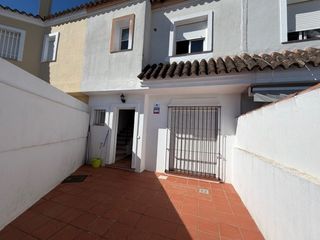 Haus  Plaza del ayuntamiento. Gran casa con patio delantero y trasero en villamartín