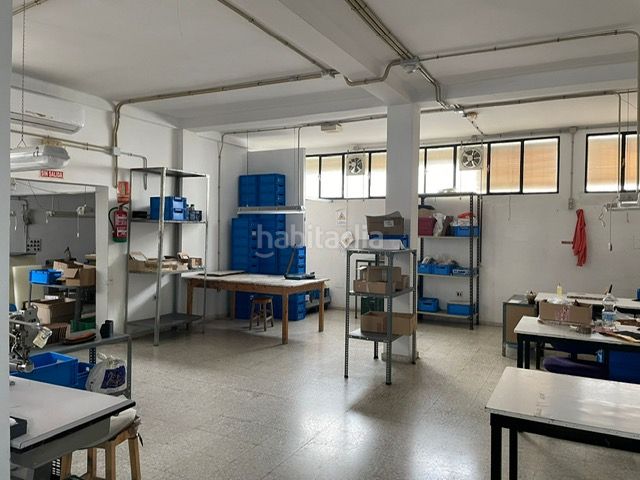 Foto 207d8220-a20b-4f81-b11a-3333bb445356. Local comercial a Ubrique