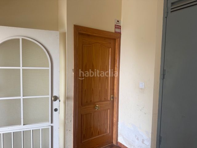 Foto 60dc650c-9f7c-4a78-a5a9-fc5281eb302e. Casa amb xemeneia a Benaocaz
