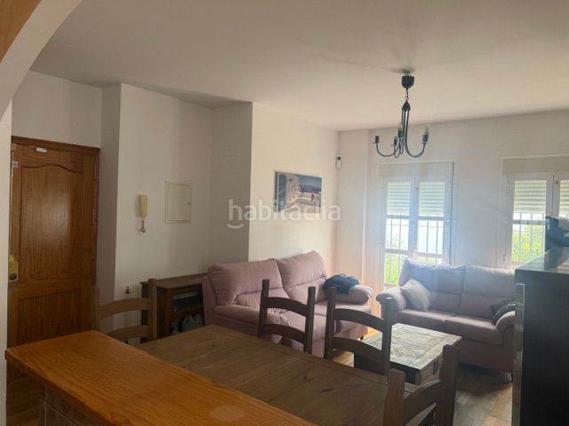 Foto 7b9ed39d-d502-473c-a100-cf92d7121473. Casa amb xemeneia a Benaocaz