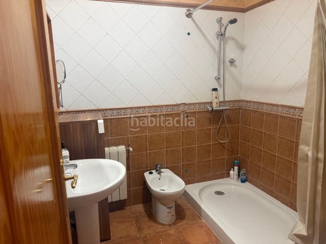 Foto e71acf12-3289-4c64-860c-9ed347ab879b. Casa amb xemeneia a Benaocaz