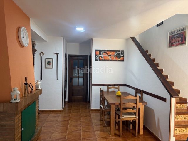 Foto 4c47db8a-68f9-4d11-949f-e913e6c65b45. Casa amb xemeneia calefacció a Benaocaz