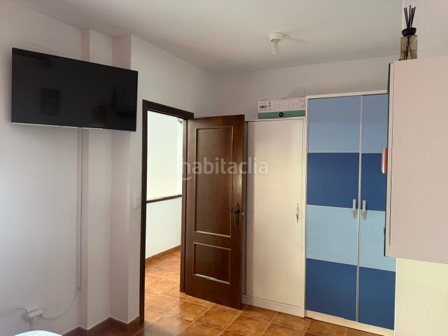 Foto d2387a4b-b352-41f4-878f-81023205616d. Casa amb xemeneia calefacció a Benaocaz