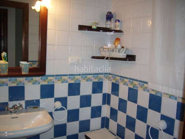 Foto 3861ff70-0e9d-4843-9c7b-2deabe89df99. Casa amb xemeneia a Benaocaz