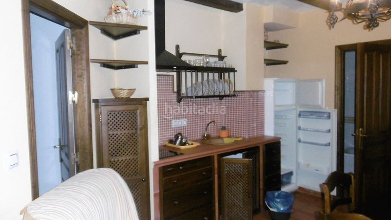 Foto ad79de66-d400-4cf1-9861-46fdc49f22c0. Casa amb xemeneia a Benaocaz
