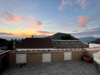 Casa  Calle herilla. Acogedora casa con terraza en benaocaz