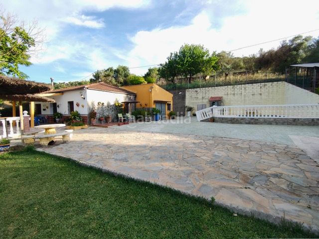 Foto ae4bd13d-4b8f-4aef-8866-bab5fdd47c3e. Chalet espectacular chalet de 6000m2 en Ubrique