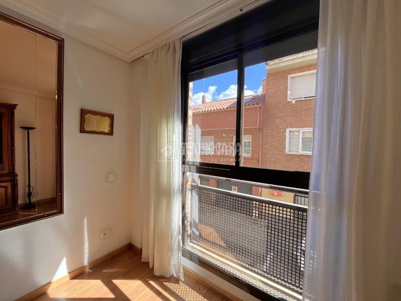 Foto c60ca321-26e7-4509-82e8-1be44dac4f60. Pis amb aparcament a Centro San Fernando de Henares