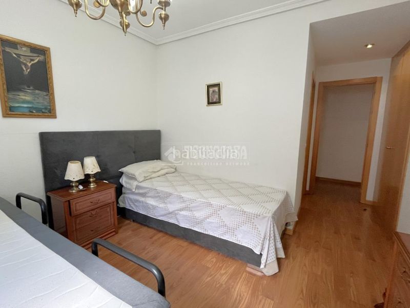 Foto cbd7ece0-481a-469f-a94f-a4b82a1ca95e. Pis amb aparcament a Centro San Fernando de Henares