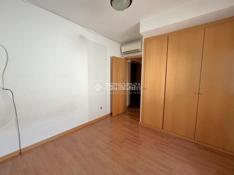 Foto ead3bd54-9d38-4ddf-b35f-26114e8805ce. Pis amb aparcament a Centro San Fernando de Henares