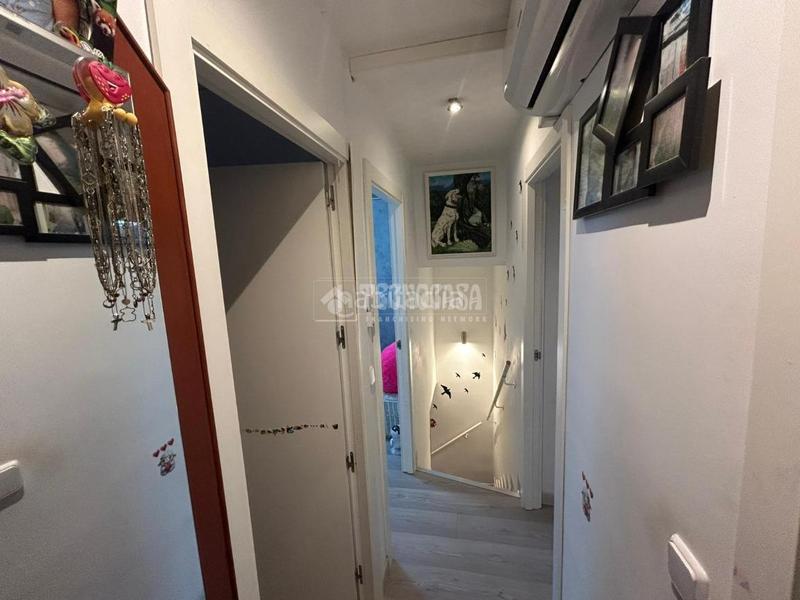 Foto 2ad58cc2-124f-4b9e-a18d-f39690b2fd53. Casa pareada casa en venta en Estación Coslada