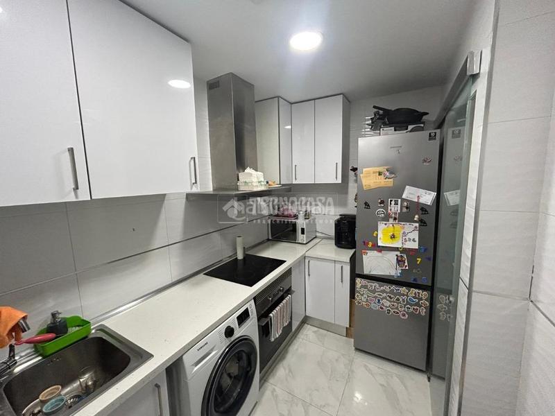 Foto 90652384-e37b-429e-ac01-20b8c95dd5a9. Casa pareada casa en venta en Estación Coslada