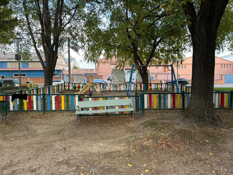 Foto a41fd446-275a-49b5-a757-dac3dd26f618. Casa pareada casa en venta en Estación Coslada