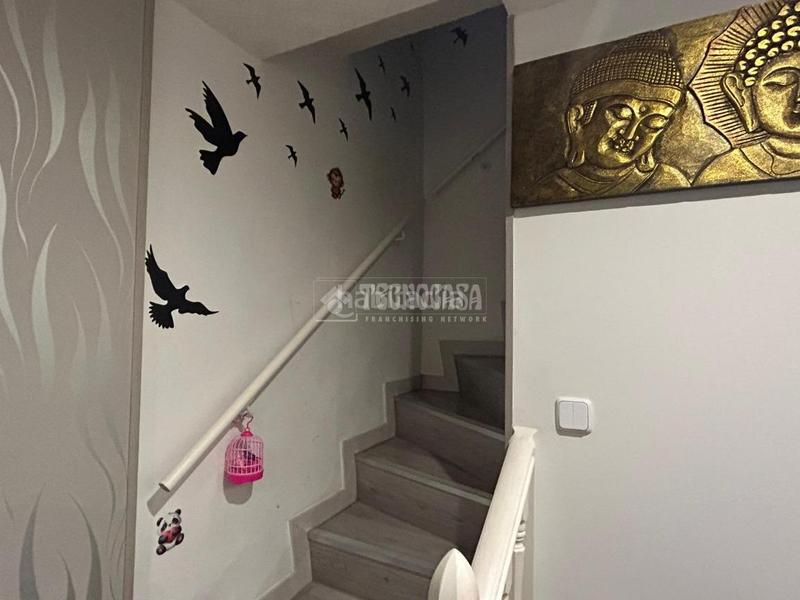 Foto b5a04098-e860-43dc-89b0-ce617bdf94fc. Casa pareada casa en venta en Estación Coslada