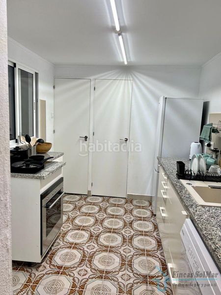 Foto c8c31160-ce80-40d9-8c7f-f4f9bf65b673. Pis a playa puerto de Sagunto Sagunt