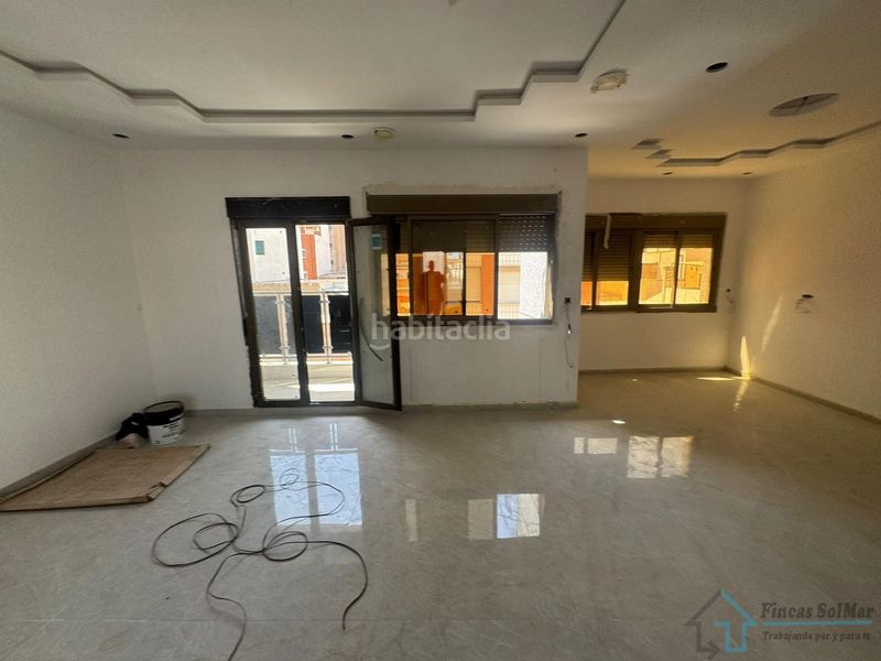Foto 181547be-7598-4cb1-abab-c4dcbed76e32. Casa amb aparcament a Avenida de Abril-9 de Octubre Sagunt