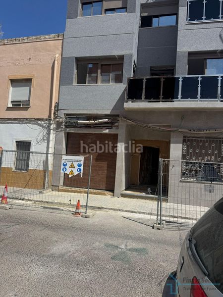 Foto 732afbda-9fe6-4d9b-a977-de0d4a9d7052. Casa amb aparcament a Avenida de Abril-9 de Octubre Sagunt