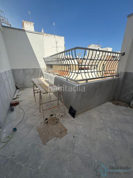 Foto 7d664b97-a4dd-4b68-9327-e6937fbda503. Casa amb aparcament a Avenida de Abril-9 de Octubre Sagunt