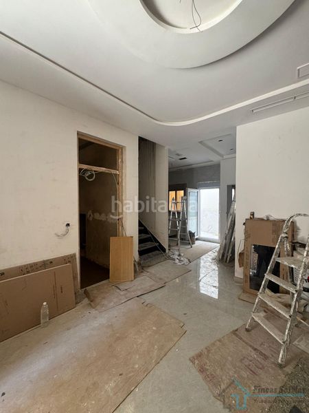 Foto a2046f5e-f325-48a0-bb79-28d7186f1dd3. Casa amb aparcament a Avenida de Abril-9 de Octubre Sagunt