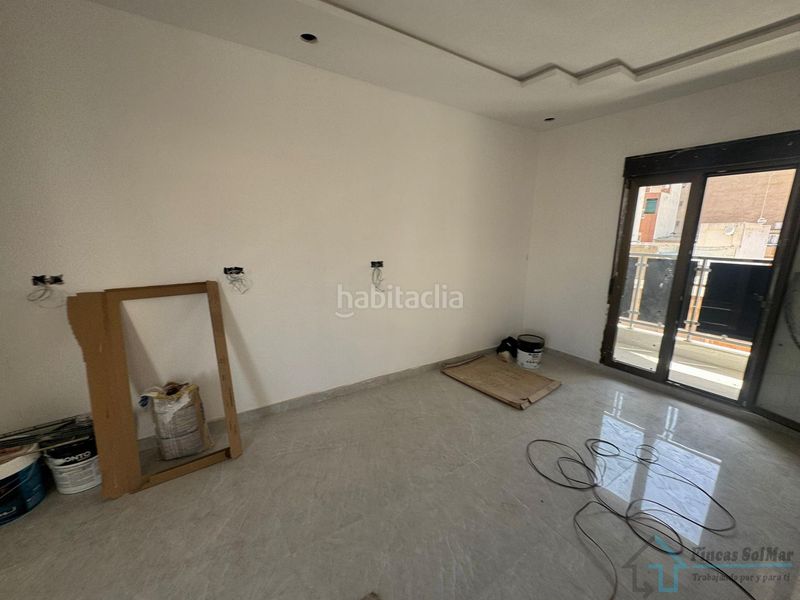 Foto a9e24249-50ff-4c36-8900-2806ebd28df3. Casa amb aparcament a Avenida de Abril-9 de Octubre Sagunt