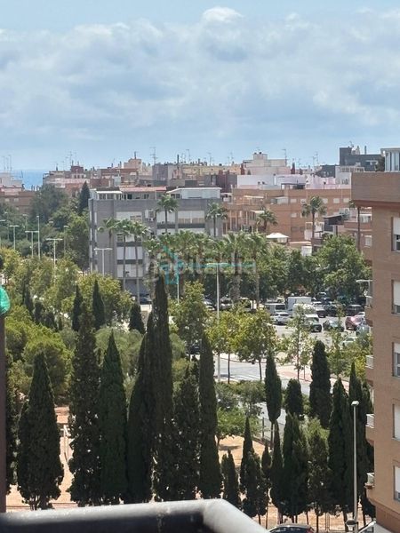 Foto 5c80569e-0588-4750-a098-576e2e003ec3. Apartament amb aparcament piscina a San José-Los Metales Sagunt