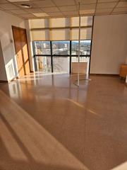 Rent Office space in Avinguda del mercat 8. Oficina en alquiler