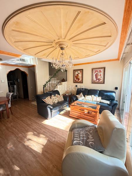 Foto 47384c03-8bdf-4d89-9884-c77468079358. Reihenhaus mit parking in Zona Calvario Estepona