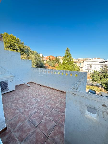 Foto 7086a642-0d6c-4f5b-8be2-ffc799ca3ce4. Reihenhaus mit parking in Zona Calvario Estepona