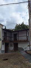 Semi detached house in Calle san esteban 3. Casa tradicional en venta en piantón