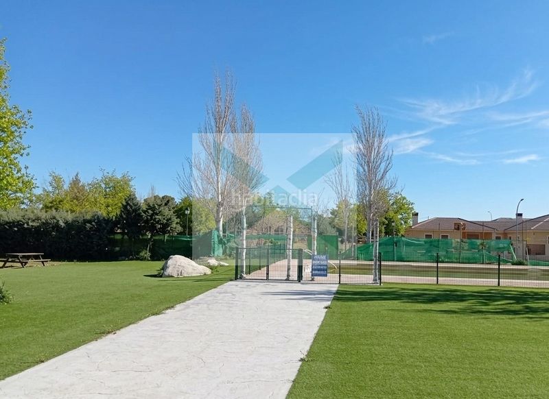 Foto f0ebd088-08d7-46ce-9185-8b4686543f21. Xalet amb calefacció aparcament piscina a Orgaz