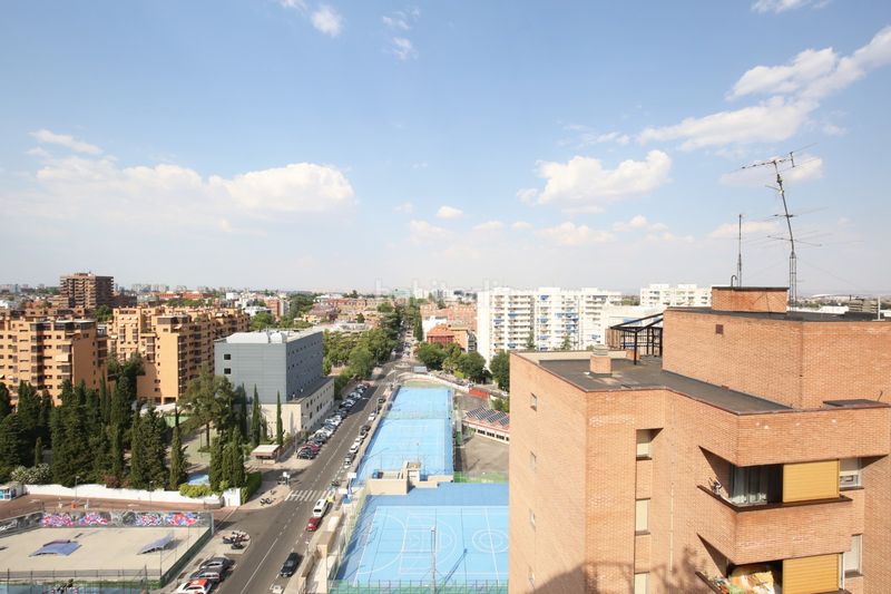 Foto 196b88c0-20fc-4bce-ac55-d81aed0b1deb. Àtic amb calefacció piscina a San Pascual Madrid