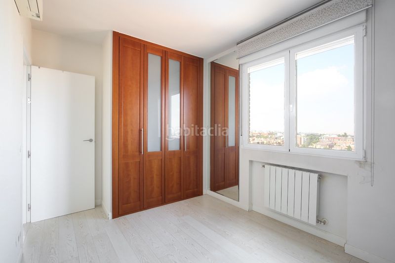 Foto 6cb2bf24-5eaf-4ff1-8f69-98f9fe454117. Àtic amb calefacció piscina a San Pascual Madrid