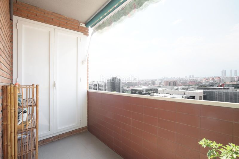 Foto f9a3abc0-0fb1-41cb-9126-4cc17abd1fdf. Àtic amb calefacció piscina a San Pascual Madrid