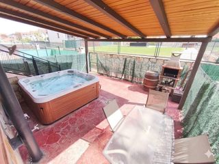 Xalet a Ventas de Retamosa (Las). Chalet adosado en venta a menos de 50 minutos de madrid