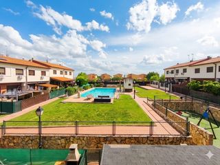 Chalet in Ventas de Retamosa (Las). Chalet adosado en venta a menos de 50 minutos de madrid