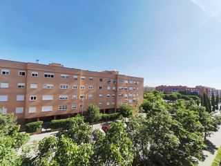 Appartement à Calle de teresa claramunt 5. Piso en venta en leganes norte zona zarzaquemada en calle teresa