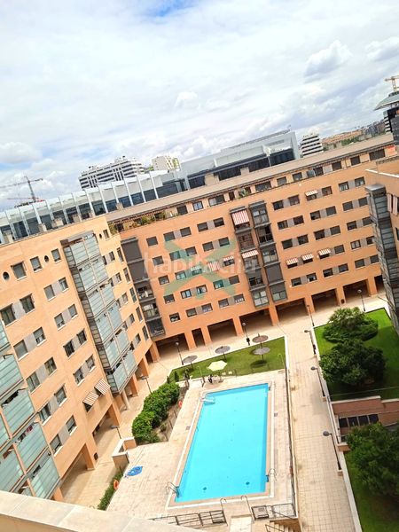 Foto ac2b0548-74db-4cc0-b9d0-de28eaa95390. Pis amb calefacció aparcament piscina a Delicias Madrid